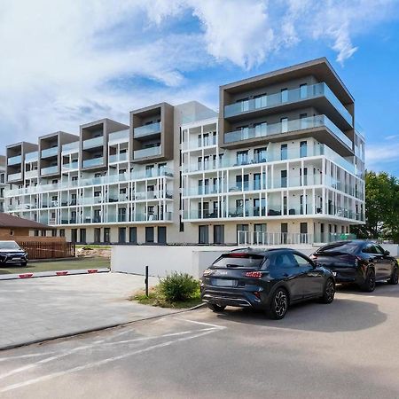 Apartament 018 Tuz Przy Plazy Z Tarasem I Parkingiem Perlowa Przystan Сяноженти Екстериор снимка