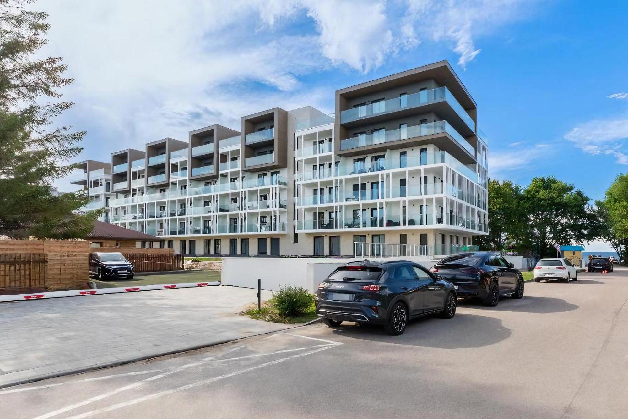 Apartament 018 Tuz Przy Plazy Z Tarasem I Parkingiem Perlowa Przystan Сяноженти Екстериор снимка